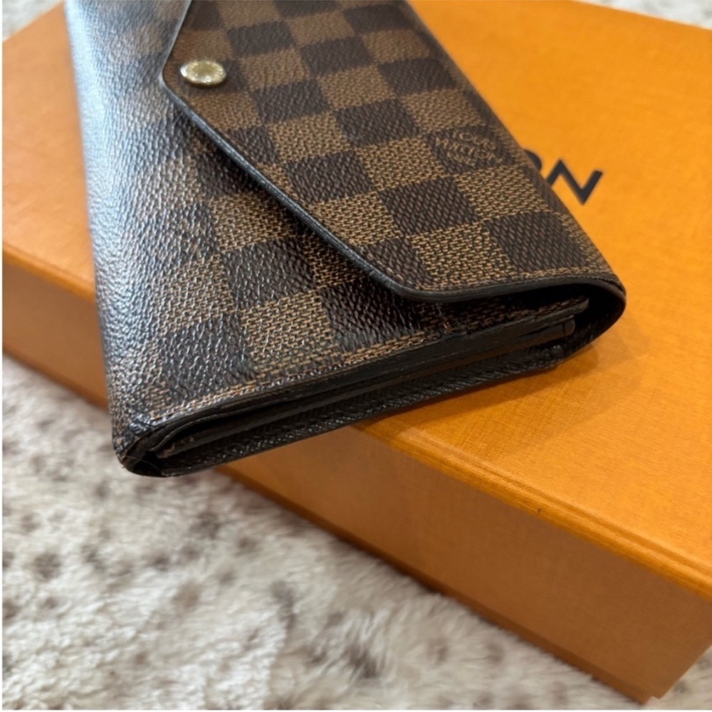 Louis Vuitton Brown Checkered Wallet - Picture 4 of 10